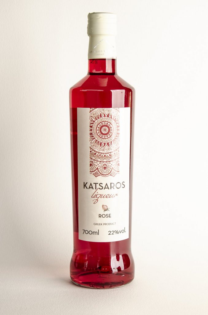 Bouteille de Katsaros liqueur de rose grecque
